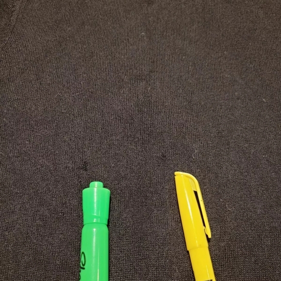 Gap Women's Sweater Size: Large Italian Merino Wool V-Neck - Picture 12 of 12